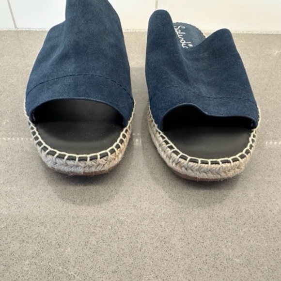 New-SPLENDID Women's Navy Goring Maia Round Toe Slip On Leather 7.5 - Picture 2 of 5